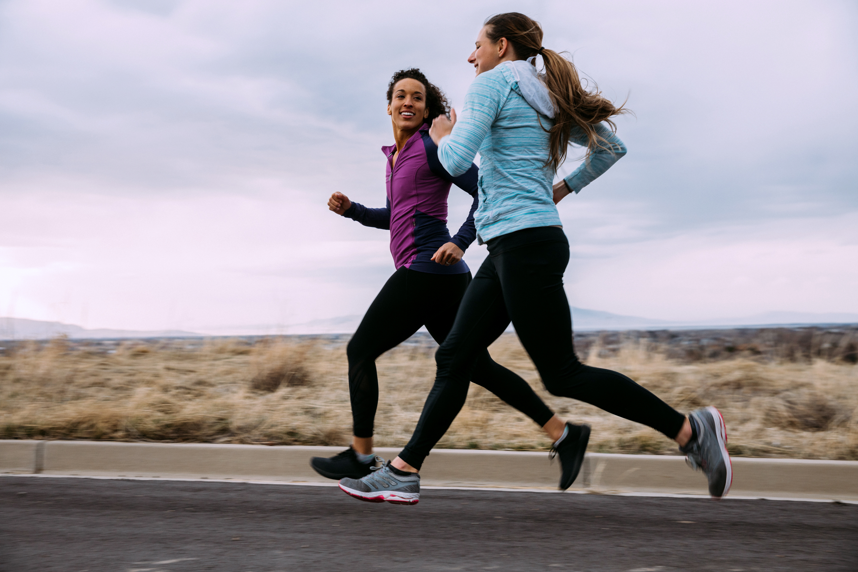 Бежишь какое время. Спринт и Джоггинг разница. Слово Run. Work&Sport Run фото 2022. It s Running Sports.