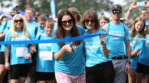 Michelle Spratt cuts the ribbon at Windsor Memory Walk 2023